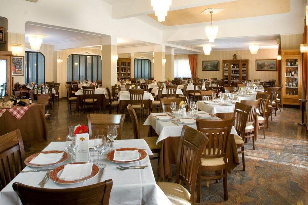 Hotel Ristorante Donato Calvizzano Dış mekan fotoğraf