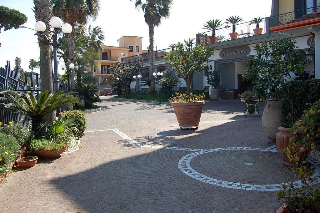 Hotel Ristorante Donato Calvizzano Dış mekan fotoğraf