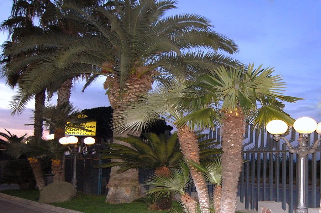 Hotel Ristorante Donato Calvizzano Dış mekan fotoğraf