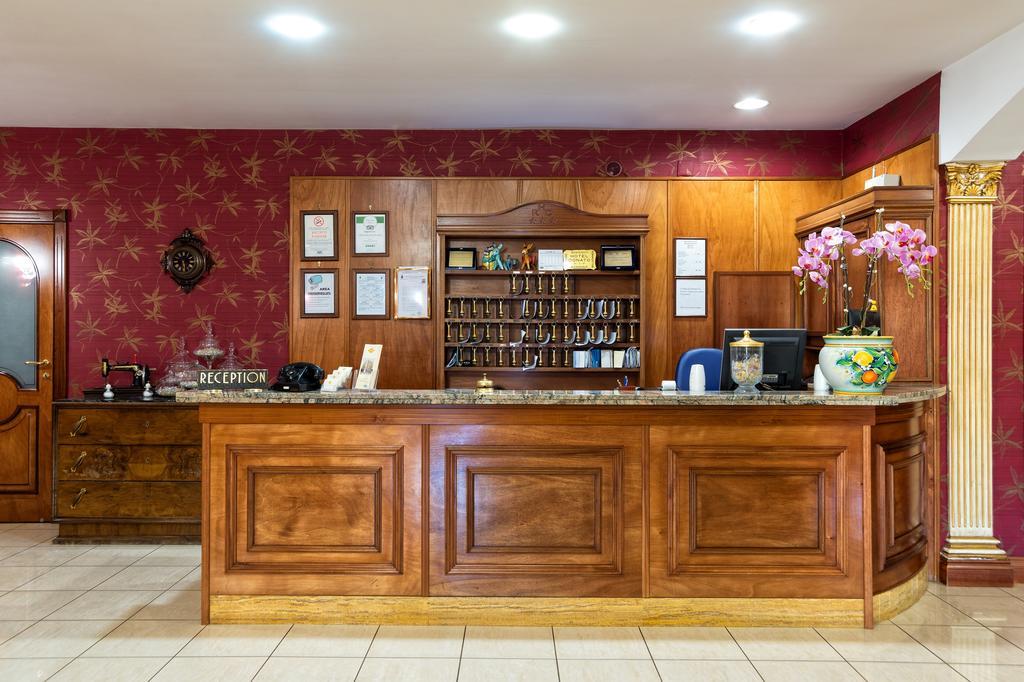 Hotel Ristorante Donato Calvizzano Dış mekan fotoğraf