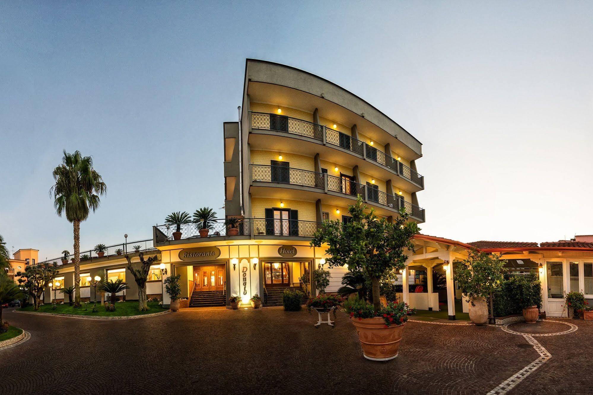 Hotel Ristorante Donato Calvizzano Dış mekan fotoğraf